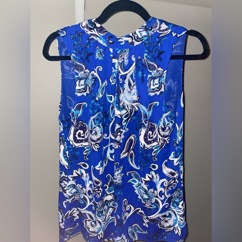 Whitehouseblackmarket paisley print blouse